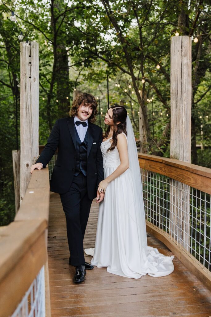 Merrick Hollow Wedding venue bride and groom portrait