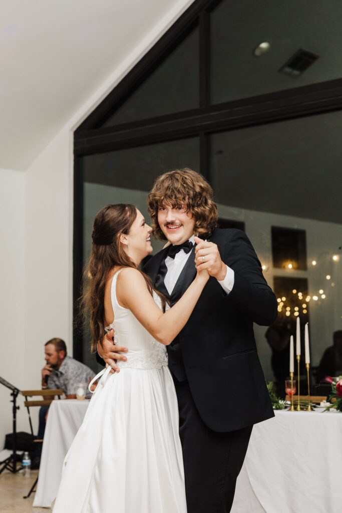 Merrick Hollow Wedding venue, bride and groom dancing their first dance.