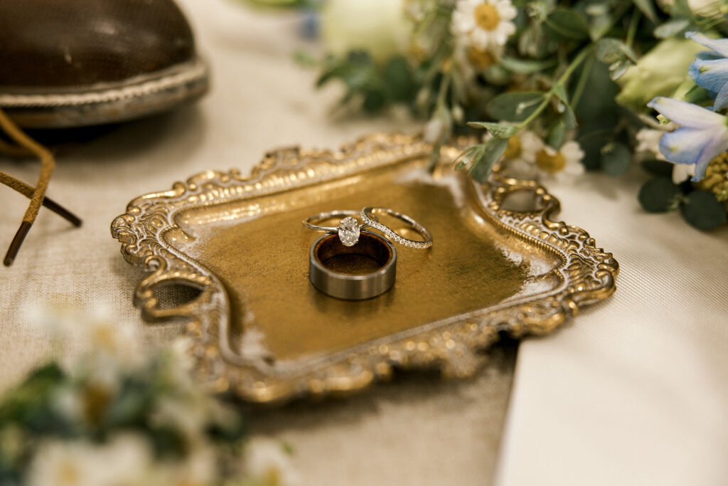 detail shot of the rings, photo by Mary Wiebe Photography.