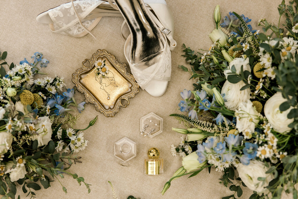 Detail shot of brides details.