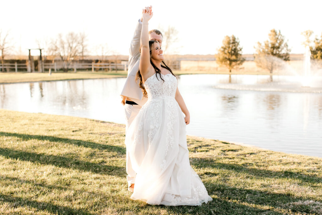 Mary Wiebe Photography captured this moment between the bride and groom. These were golden hour wedding photos that captured their love beautifully. 