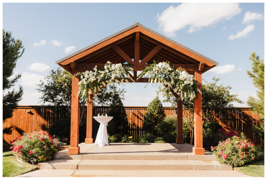 Wooden pergola at Autumn Oaks Event Center in Lubbock, Texas deserves a printed album